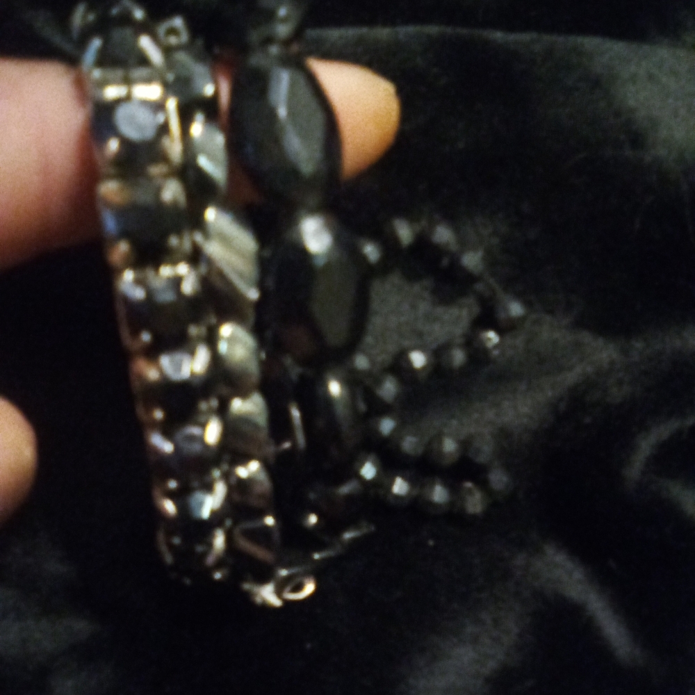 Elegant Black Beaded Bracelet